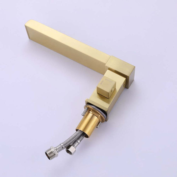 Bathtub faucet brushed gold angle