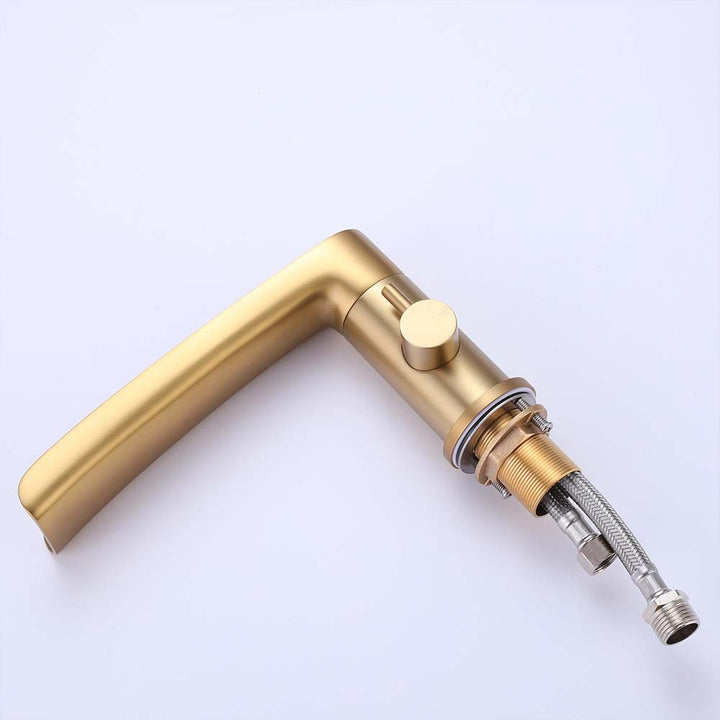 Gold bathtub faucet main body with installation hoses